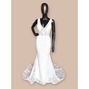 Lace Fitted Sheer Overlay W/Pockets Wedding Gown